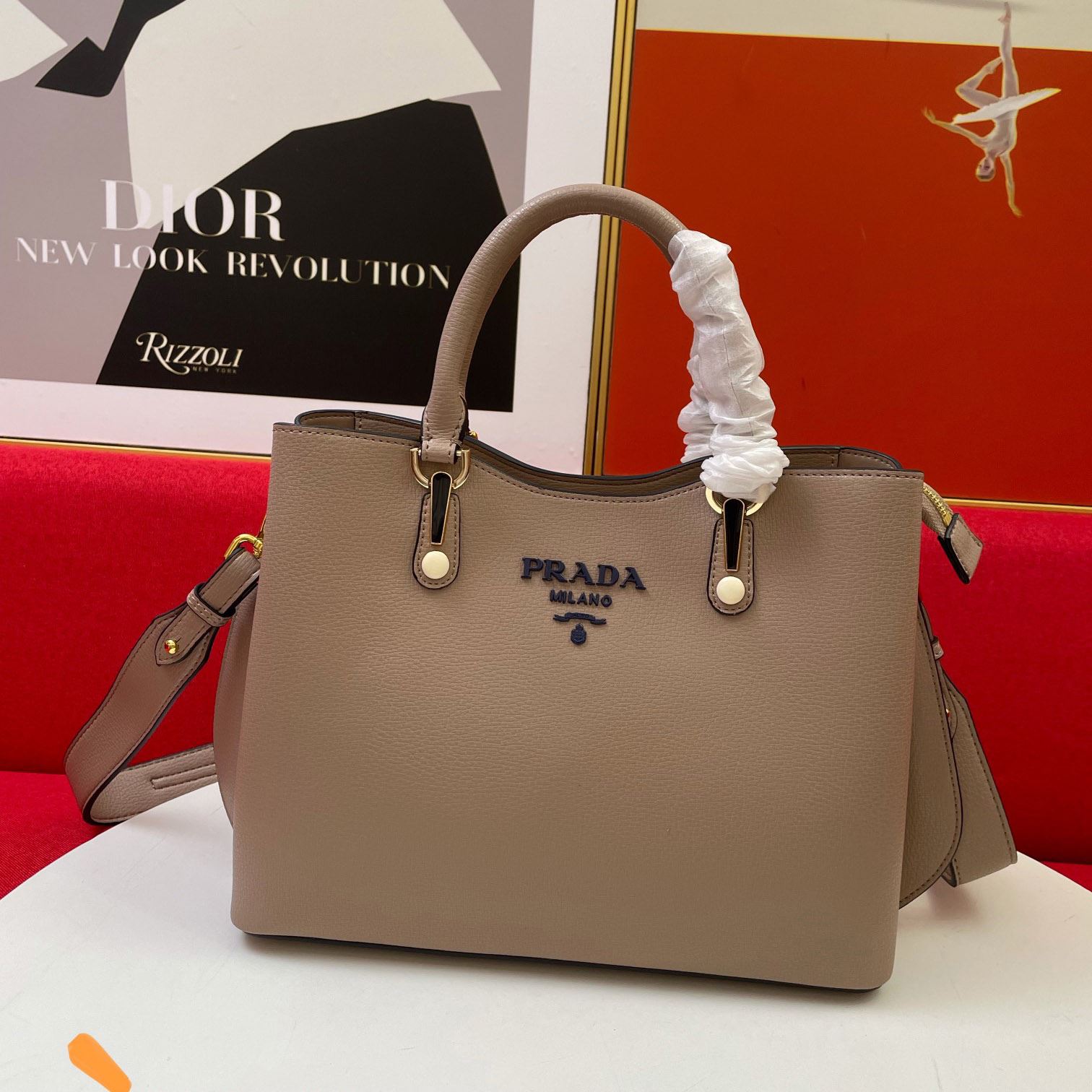 Pra*a shopping bags